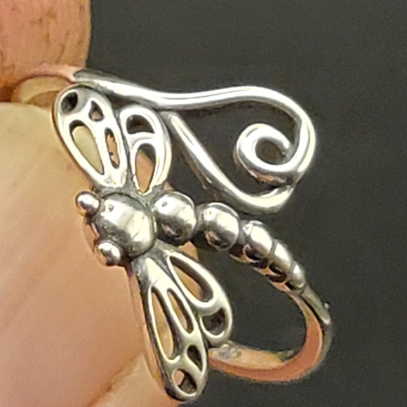 Elegant 925 Sterling Silver Womens Dragonfly Ring Size 9 - Picture 1 of 11